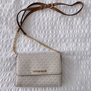 MICHAEL KORS clutch wallet